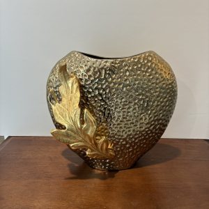 Guy small heart gold vase