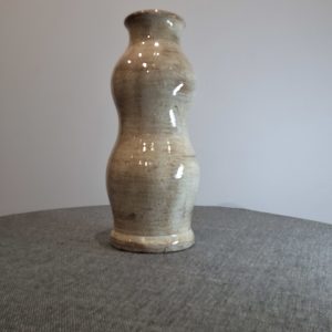 Alek anitue medium white-gold vase